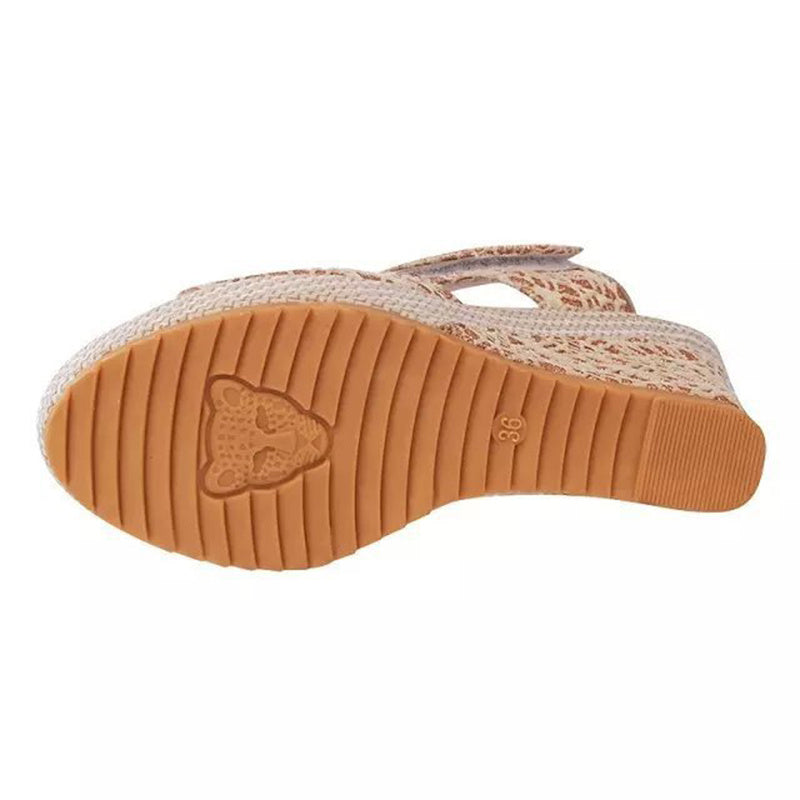 stylish-flat-bottom-high-heel-sandals-for-chic-summer-looks