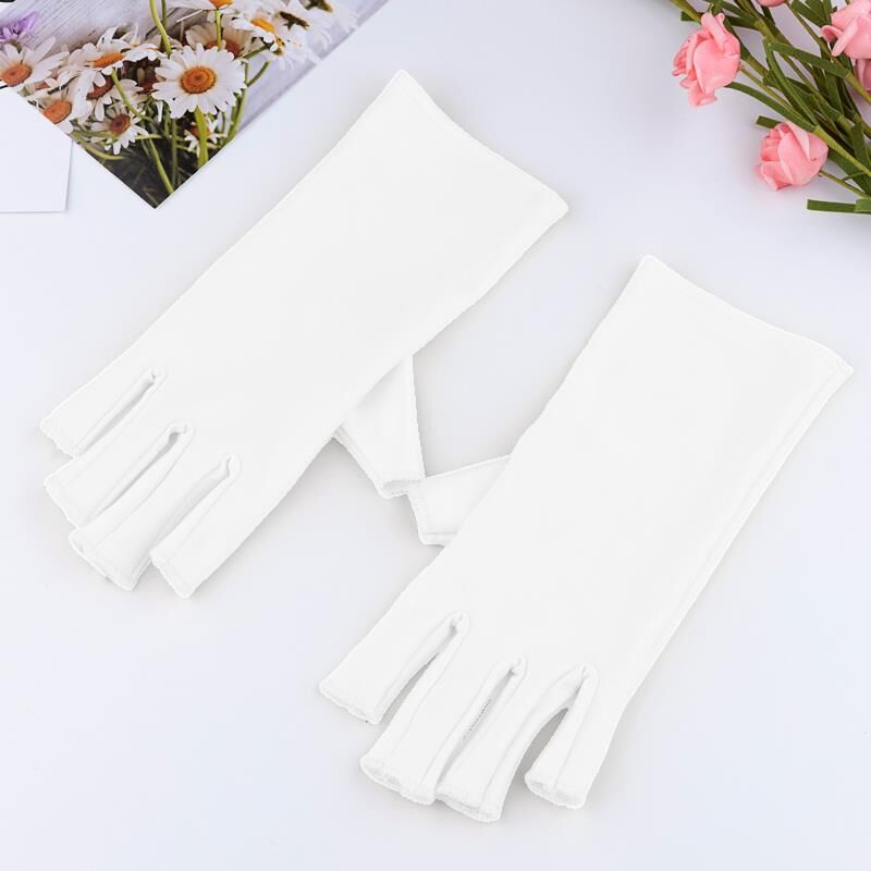 manicure-uv-protection-gloves-nail-care-essential